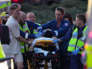 Пуцњава на сиднејској плажи Бонди – има рањених, ухапшене две особе