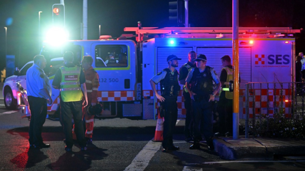 Терористички напад током прославе Хануке на плажи у Сиднеју – расте број жртава: 16 мртвих, 40 хоспитализовано