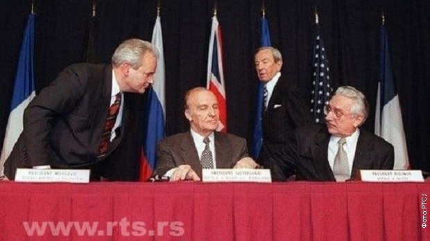 Босна и Херцеговина пре и после Дејтона – идентитет, симболика и културни рат