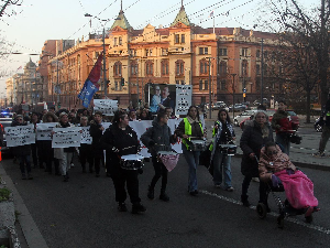 Протест због закона "родитељ-неговатељ", затражено хитно упућивање предлога у скупштинску процедуру