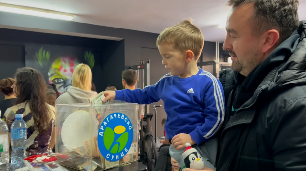 Гучани уз дечака Стефана Миливојевића