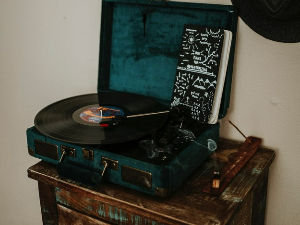 Винил – „Кад је мене моја дика звала“