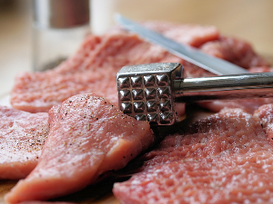 Откривени случајеви трихинелозе – какве симптоме изазива болест, колико се лечи и како је спречити