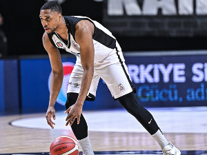 Бешикташових 12 у низу у турском првенству, Алимпијевићев тим победио и Тофаш