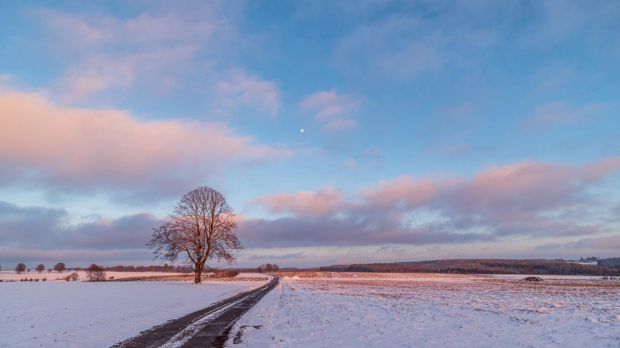 Најдужа ноћ у години и званични почетак зиме, али и повратак Сунца 