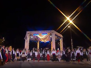 Под небом Србије, колаж