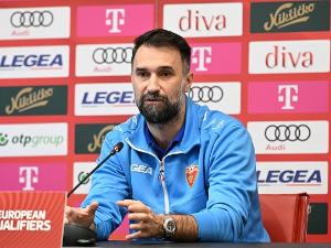 Мирко Вучинић остаје на клупи репрезентације Црне Горе