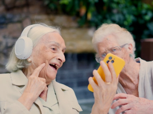 Како да не постанете жртва преваре несавесних трговаца: савети за старије и њихове породице