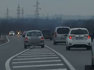 Возио са 1,92 промила алкохола без дозволе, прекорачио брзину за 50 километара