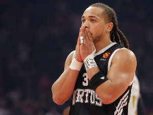 Кошаркаш Виртуса Карсен Едвардс повредио скочни зглоб на мечу против Олимпијакоса