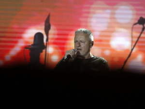 Хрватски певач Томпсон поново узвикивао усташки поздрав на концерту у Загребу