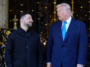 Трамп разговарао с Путином, почео састанак са Зеленским