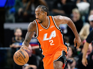 Ленардова партија каријере за четврту победу Клиперса у низу