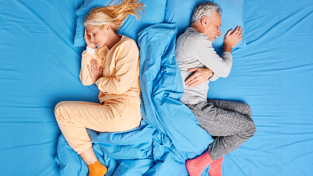 Један или два покривача у брачном кревету – шта је скандинавска метода спавања и да ли поправља сан