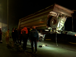 Преврнула се приколица шлепера на обилазници око Београда