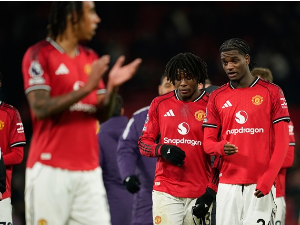 Јунајтед наставио да шокира навијаче - реми са последњим тимом на табели