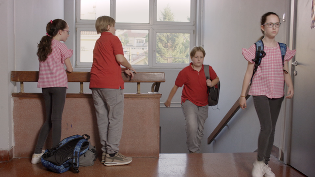 Мина прелази нивое