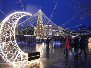 Током дана облачно и осетно хладније, новогодишња ноћ без падавина