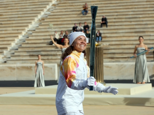 Олимпијска бакља за ЗОИ 2026. предата италијанским организаторима