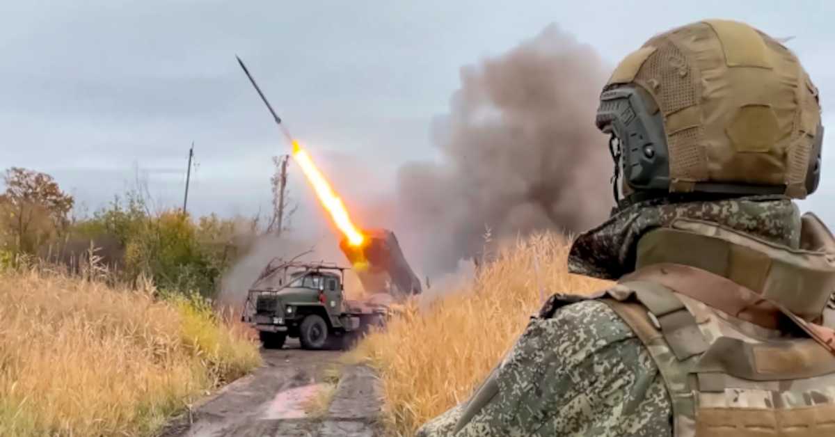 ФТ: Трамп пожурује Зеленског да одговори на понуђени мировни споразум; Сирски: Војска и даље у Покровску