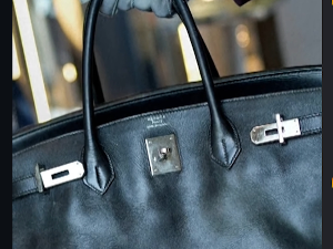 Биркин торба у власништву покојне звезде продата за 2,3 милона долара