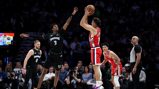 Вратио се Богдановић, пораз Клиперса у Минесоти