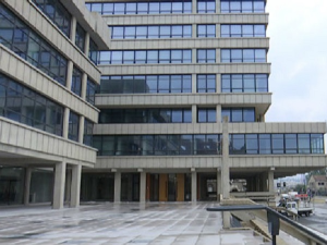 Окупљање испред Палате правде уочи суђења студентима ухапшеним током Видовданског протеста