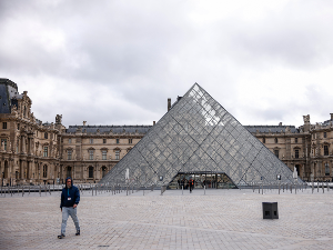 Француска уводи више цене улазница за музеје за туристе ван ЕУ