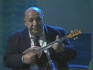 Око магазин: Осам тамбураша Јанике Балажа