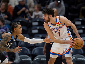 Оклахома делује непобедиво, Јута рутинирана без Шеја