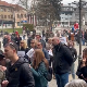 Протест уочи седнице Скупштине општине Пожега, просветари и полиција испред зграде