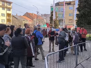 Протест Удржења "Борба за Власину" испред Скупштине општине Власотинце 