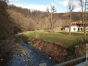 Траг-Боготражитељи, манастир Рибница