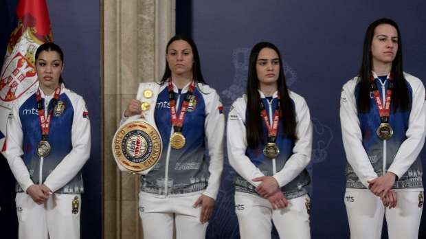 Спортски журнал: Пријем златних боксерки у Председништву