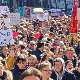 Просветни радници и студенти протестовали испред Министарства просвете, шетају до РТС-а и синдиката