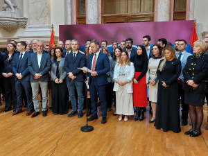 Део парламентарне опозицијe предлаже владу народног поверења