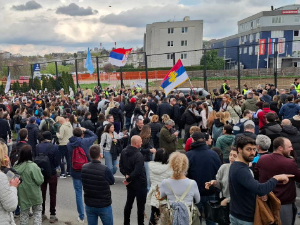 Шесточасовни протест испред Телевизије "Информер" на Вождовцу