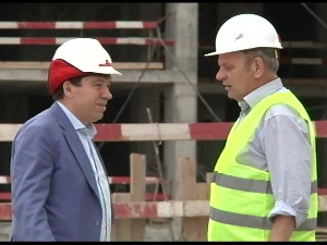 Професионалци: Српски грађевинари у Русији