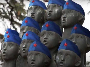 Документарне фусноте – Клик клак социјализам