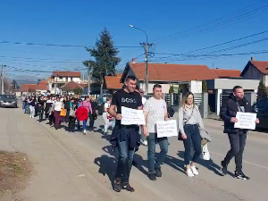 Запослени у "Јури" у протестној шетњи до Дечјег диспанзера у Лесковцу