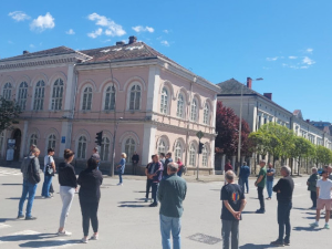 Одавање поште на више локација, блокада раскрснице у Шапцу