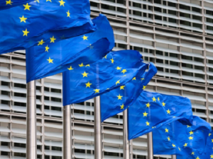 Звездице ЕУ за грађане Србије настављају да губе сјај – против уласка у Унију више од 50 одсто испитаних