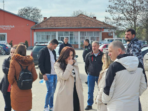 Протест Срба у Грачаници и околини због начина запошљавања у домовима здравља