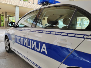У Суботици ухапшен мушкарац, осумњичен да је полно узнемиравао девојчицу