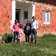 Три школарца, домарска плата и очева борба са карциномом – породица Шљивић чека на помоћ
