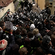 Поново инциденти испред суда у Новом Саду, полиција употребила бибер спреј