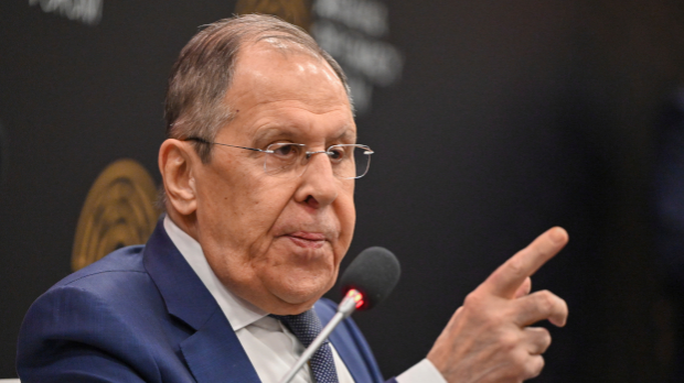 Лавров: Не, момци, нећете Русију поново преварити;  случај Порошенко – ко је пренео кофер са 40 милиона евра из Москве у Кијев