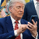 Трамп: Царине за Епл од 25 одсто важиће и за Самсунг и друге произвођаче телефона