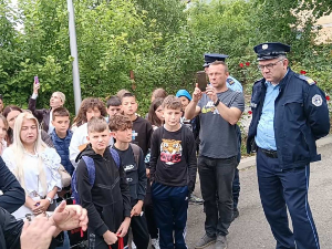 Протест у Лепосавићу због заузимања спортске хале