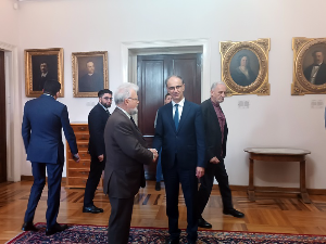 Премијер Мацут посетио Матицу српску у Новом Саду